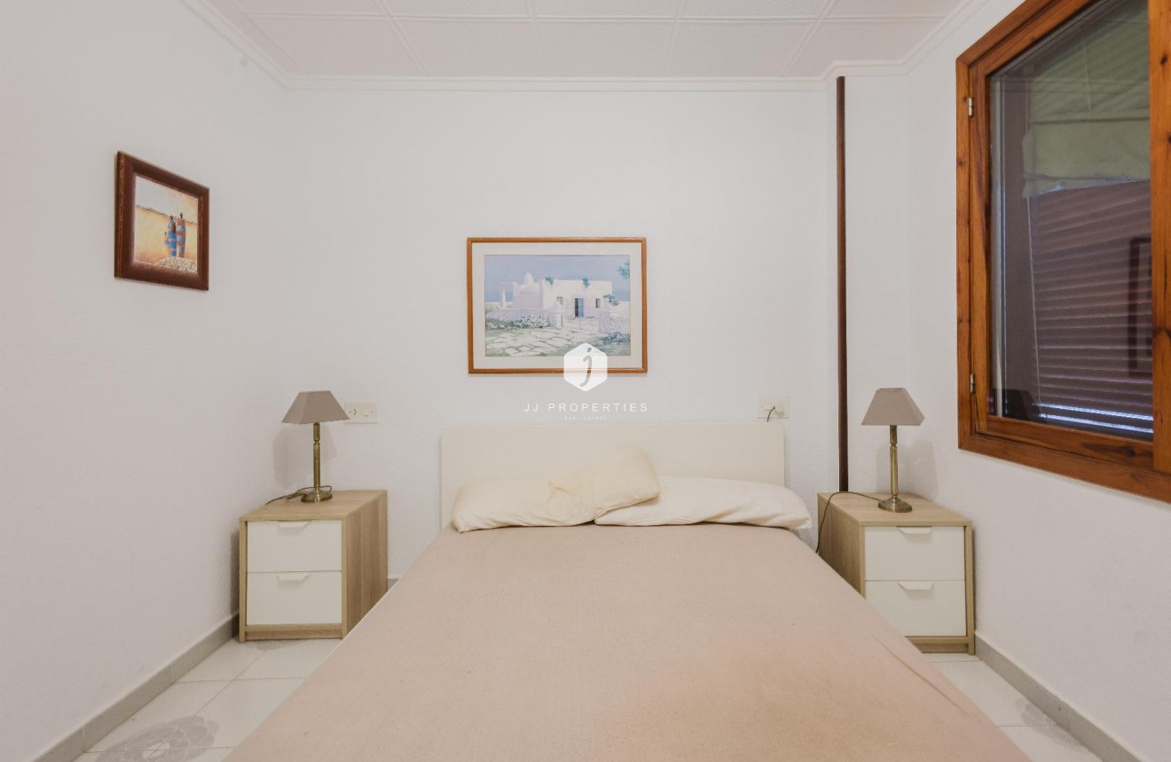Resale - Apartment / flat -
Torrevieja - Costa Blanca