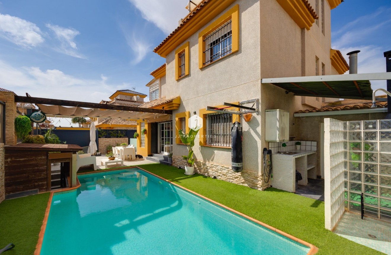 D'occasion - Villa -
Los Montesinos - La herrada