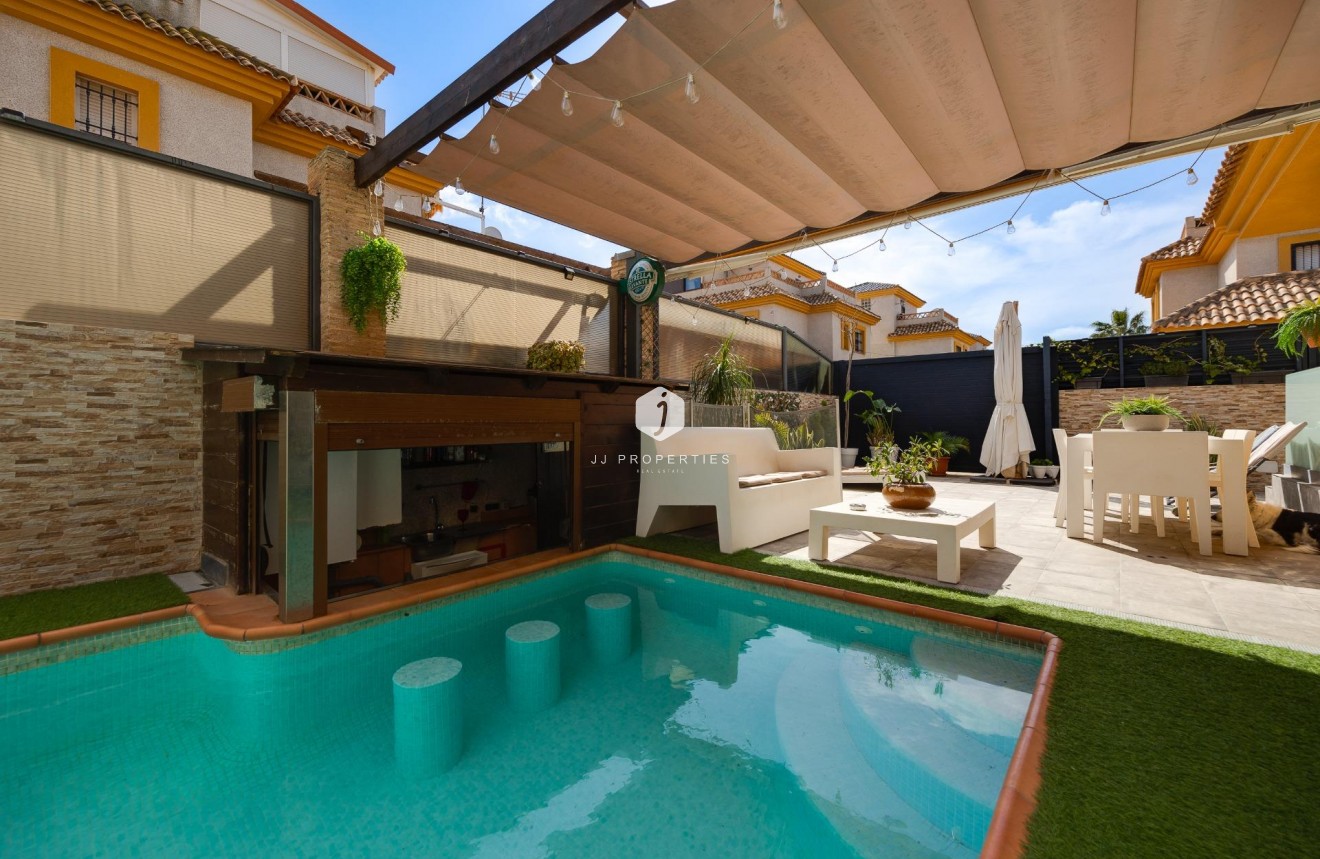 D'occasion - Villa -
Los Montesinos - La herrada