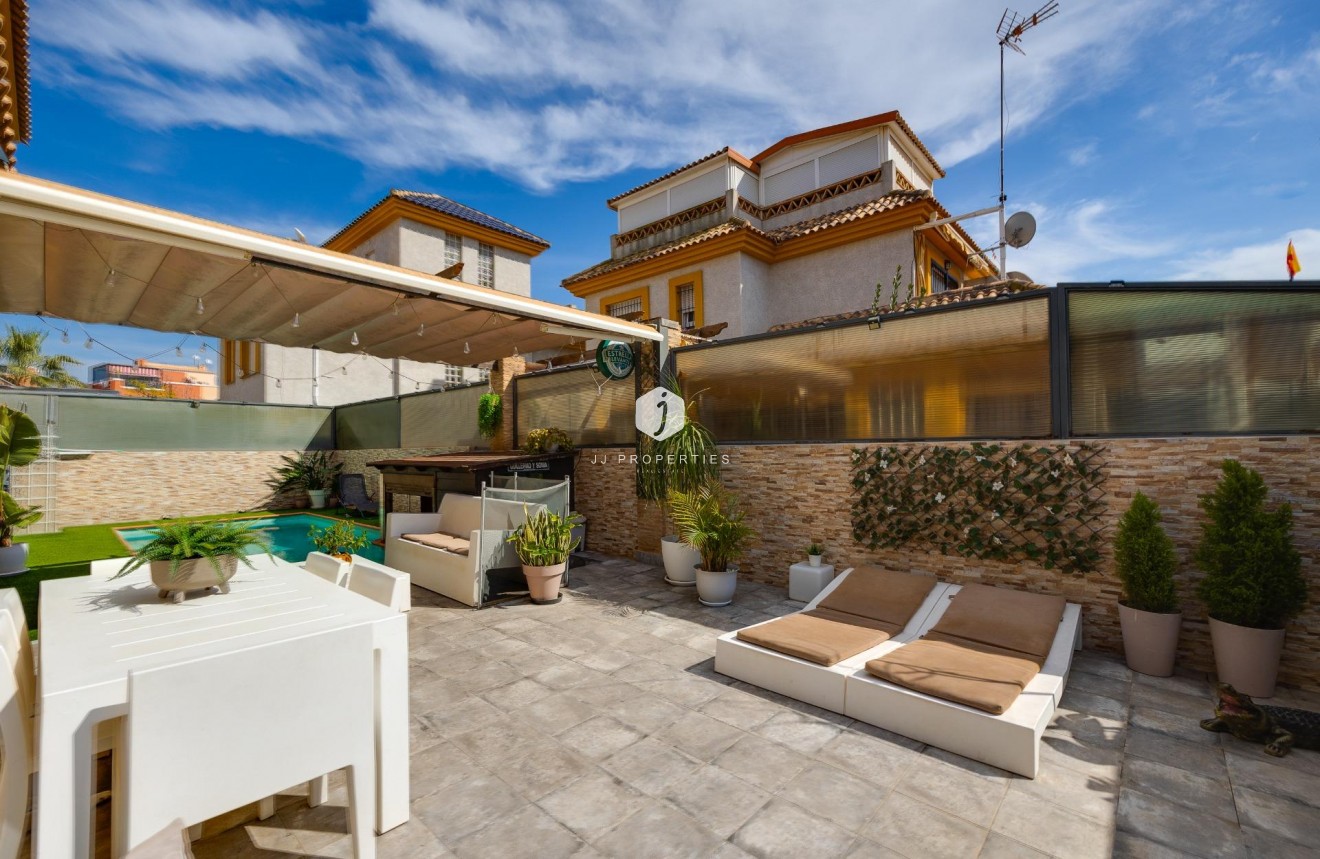 D'occasion - Villa -
Los Montesinos - La herrada