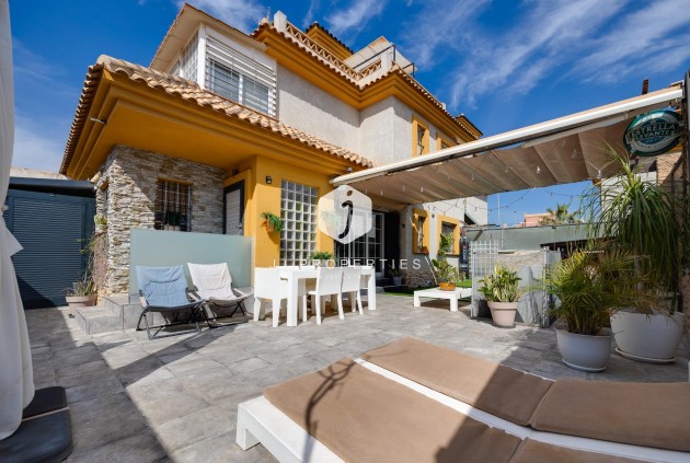 D'occasion - Villa -
Los Montesinos - La herrada