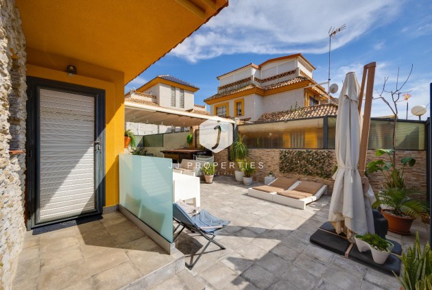 D'occasion - Villa -
Los Montesinos - La herrada