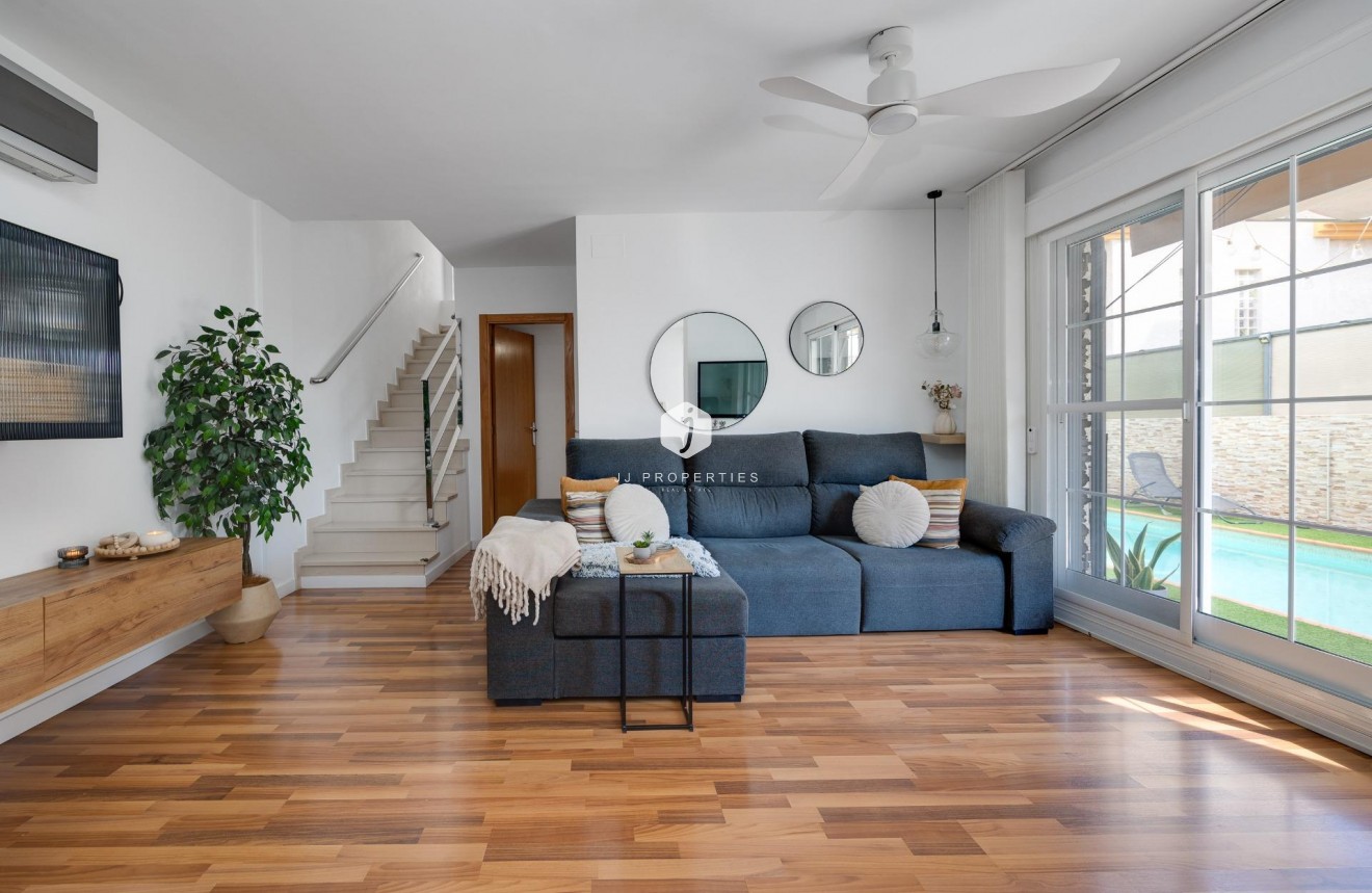 D'occasion - Villa -
Los Montesinos - La herrada