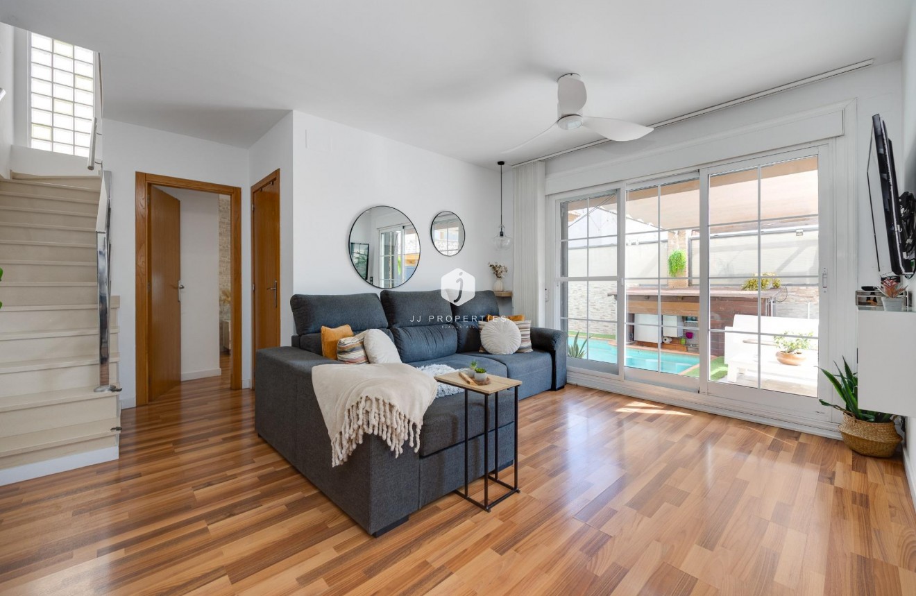 D'occasion - Villa -
Los Montesinos - La herrada