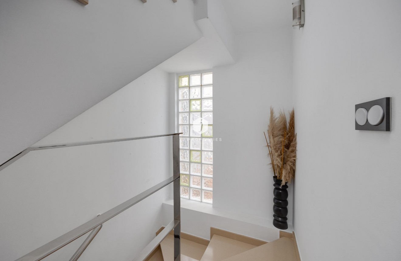 D'occasion - Villa -
Los Montesinos - La herrada