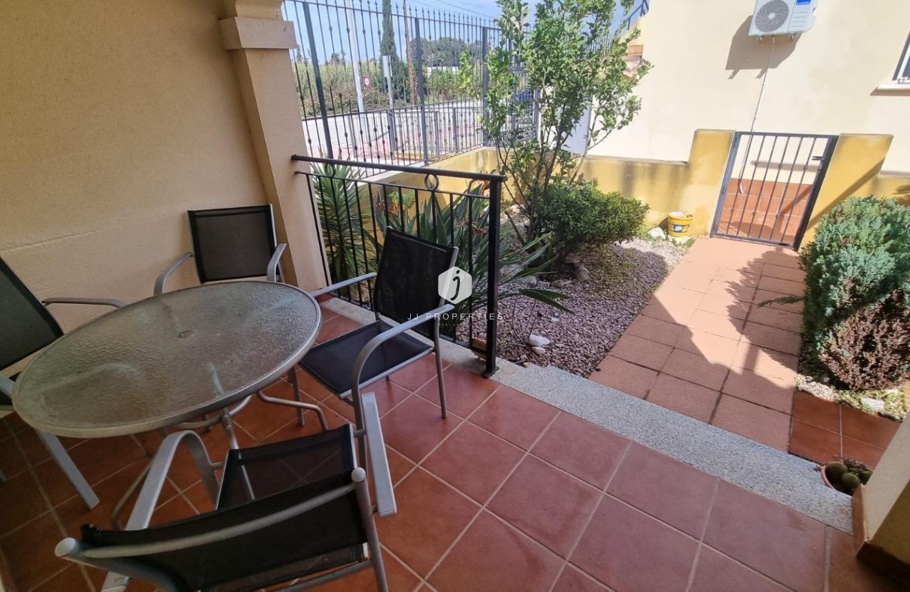 Resale - Chalet -
Guardamar del Segura - Urbanizaciones