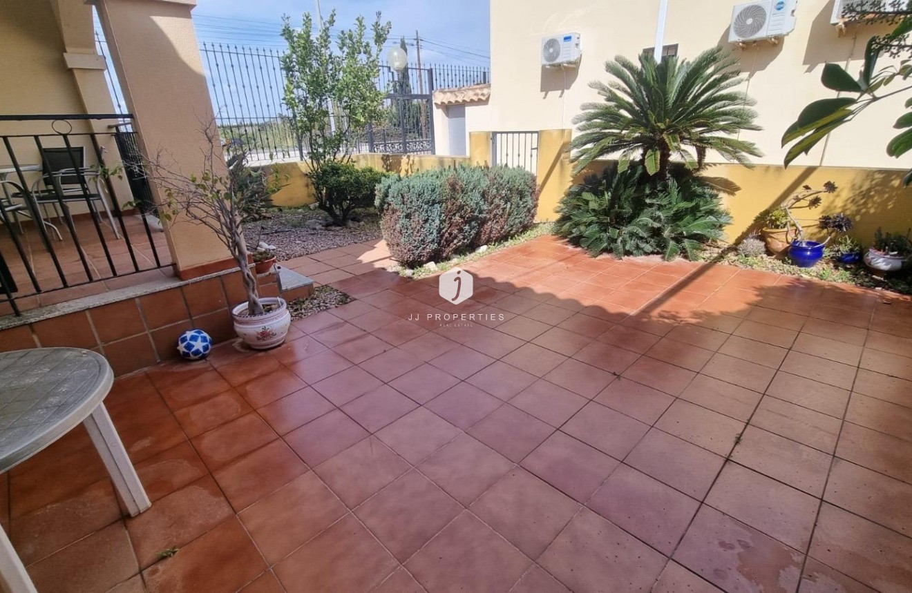 Resale - Chalet -
Guardamar del Segura - Urbanizaciones