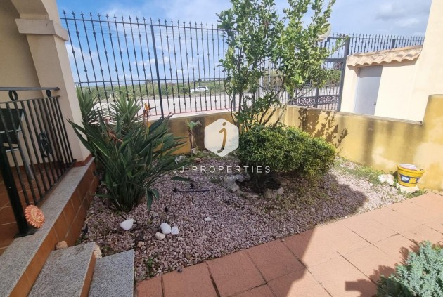 Resale - Chalet -
Guardamar del Segura - Urbanizaciones