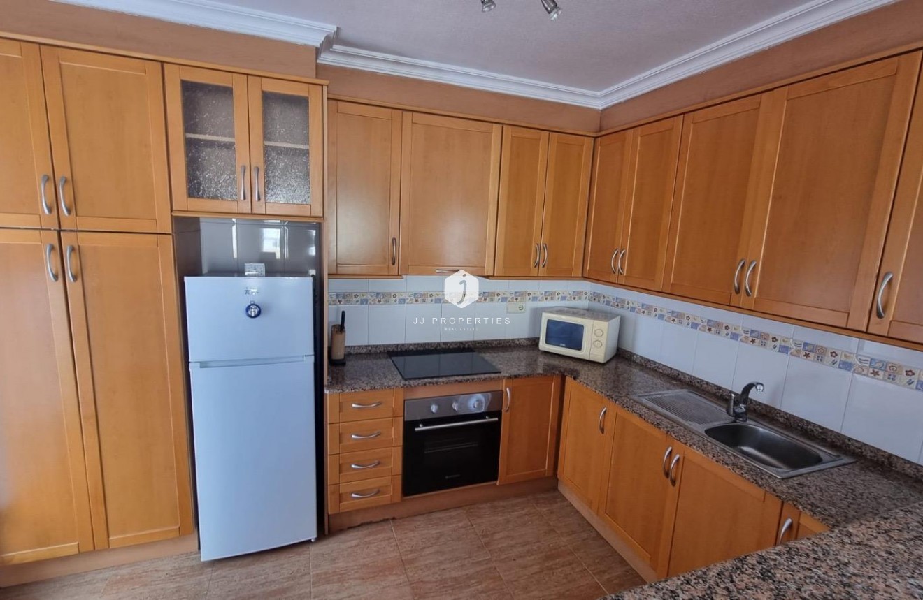 Resale - Chalet -
Guardamar del Segura - Urbanizaciones