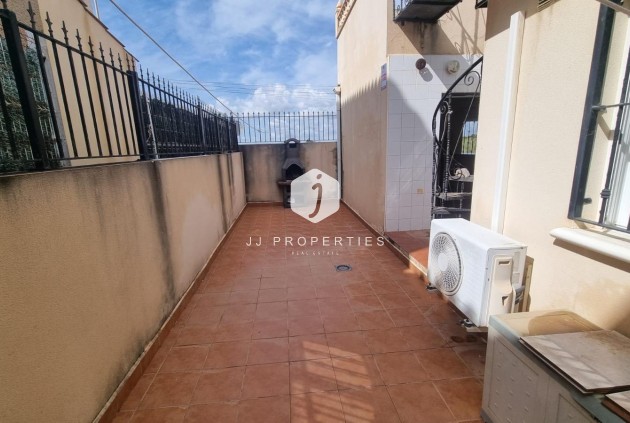 Resale - Chalet -
Guardamar del Segura - Urbanizaciones