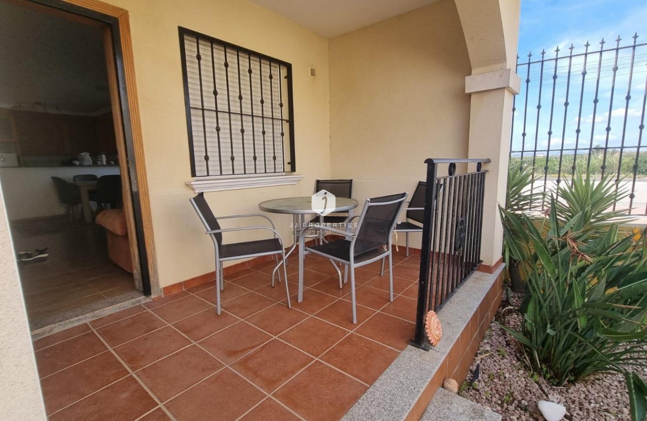 Resale - Chalet -
Guardamar del Segura - Urbanizaciones