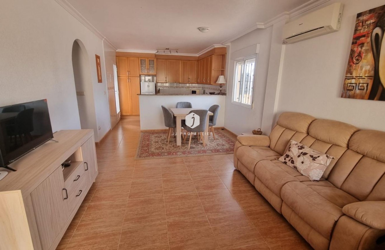 Resale - Chalet -
Guardamar del Segura - Urbanizaciones