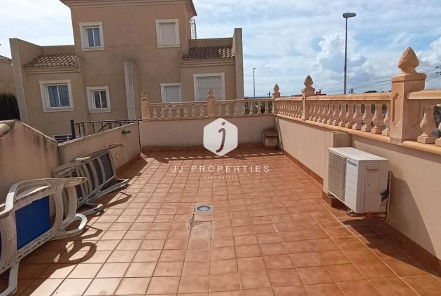 Resale - Chalet -
Guardamar del Segura - Urbanizaciones