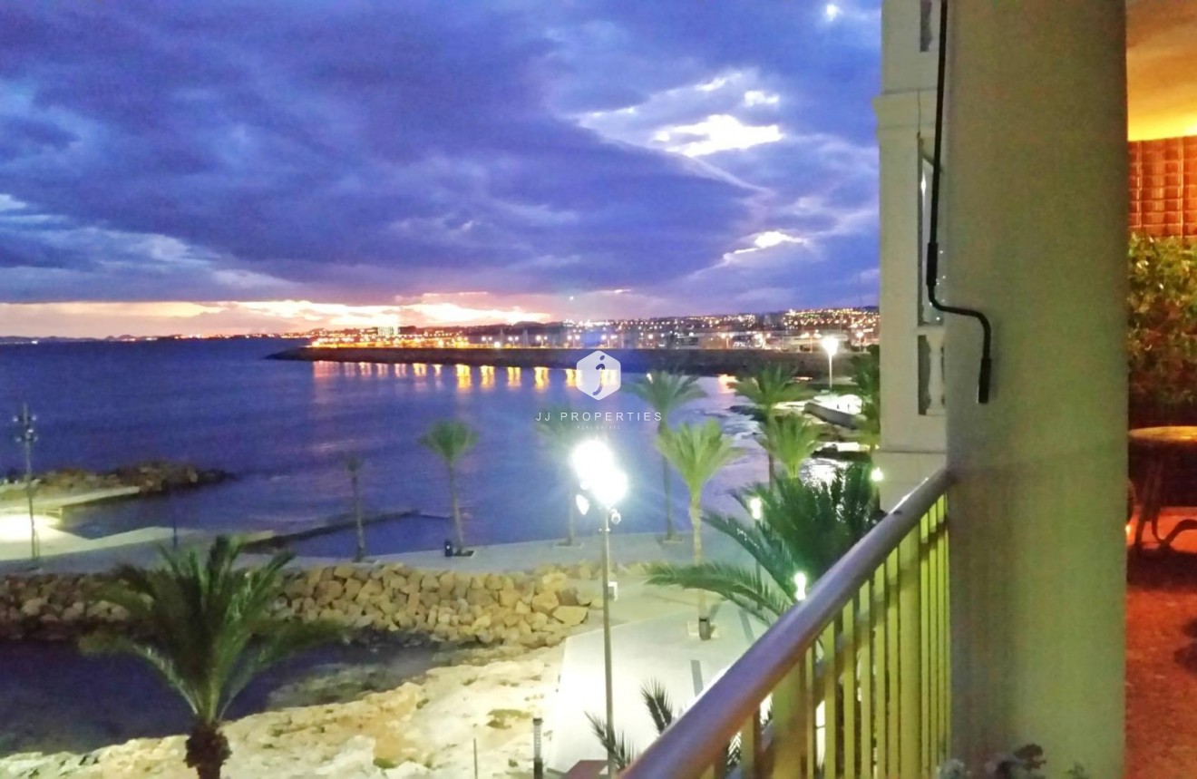Resale - Apartment / flat -
Torrevieja - Estacion de autobuses