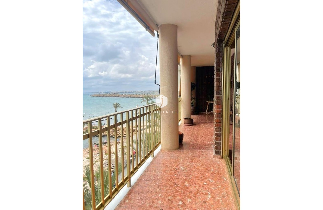 Resale - Apartment / flat -
Torrevieja - Estacion de autobuses