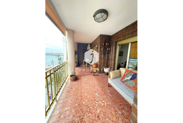 Resale - Apartment / flat -
Torrevieja - Estacion de autobuses