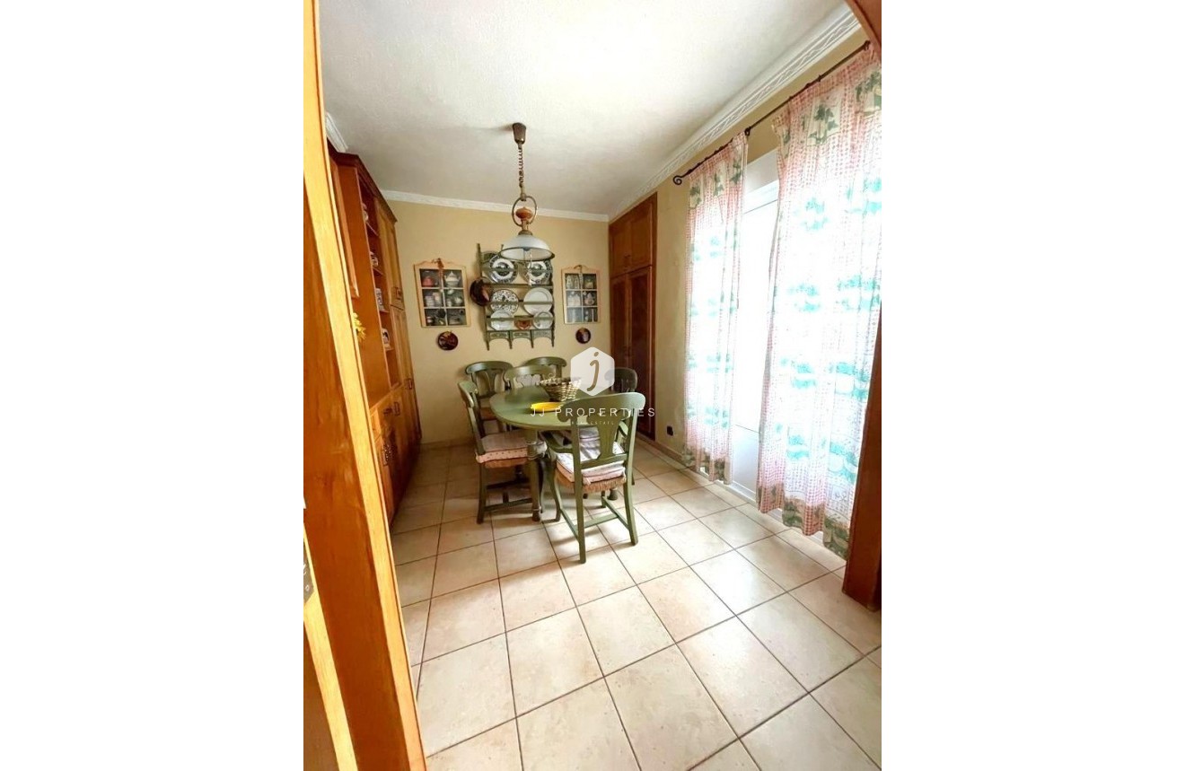 Resale - Apartment / flat -
Torrevieja - Estacion de autobuses