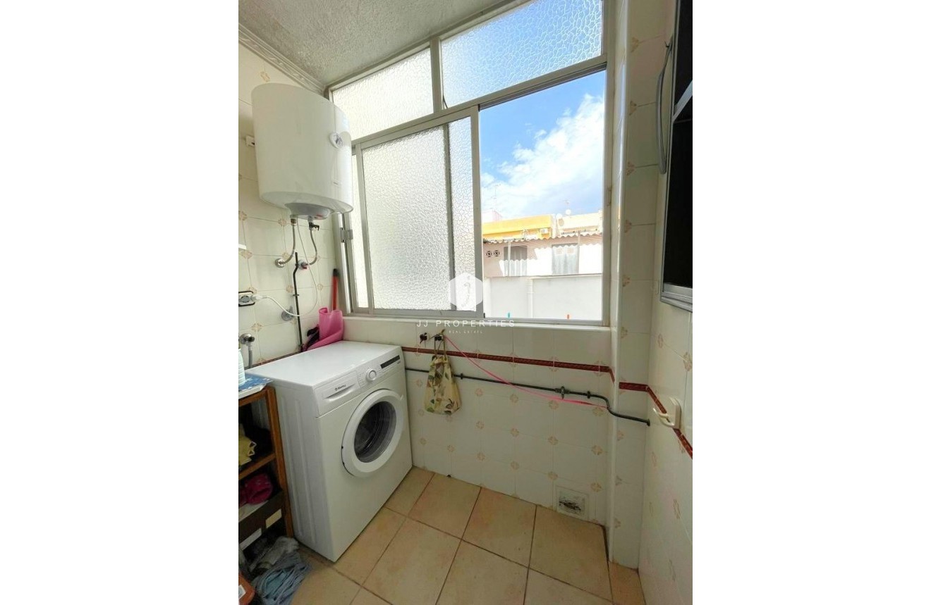 Resale - Apartment / flat -
Torrevieja - Estacion de autobuses