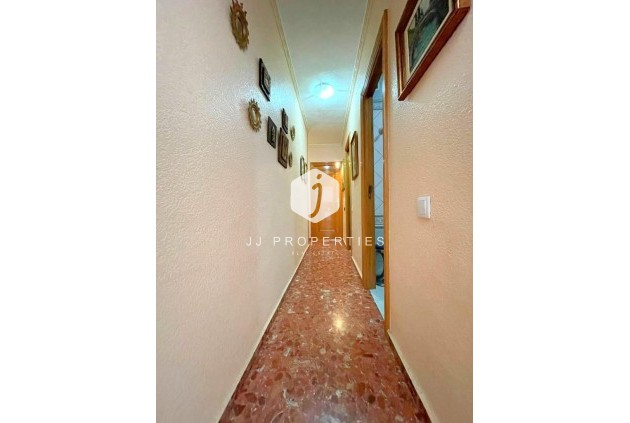 Resale - Apartment / flat -
Torrevieja - Estacion de autobuses