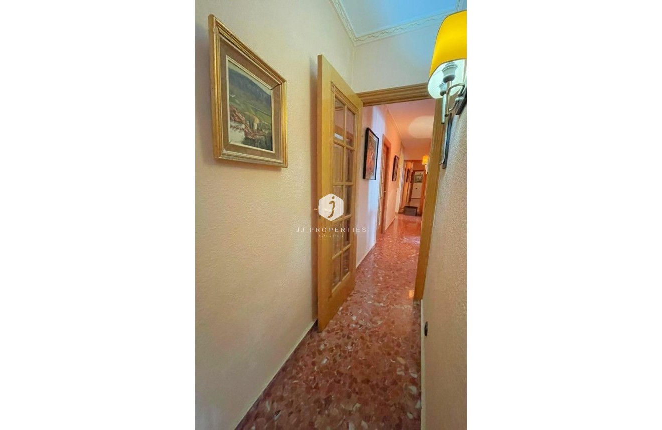 Resale - Apartment / flat -
Torrevieja - Estacion de autobuses