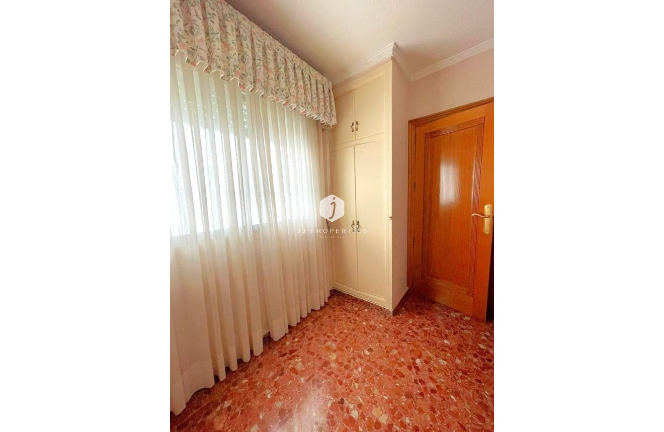 Resale - Apartment / flat -
Torrevieja - Estacion de autobuses