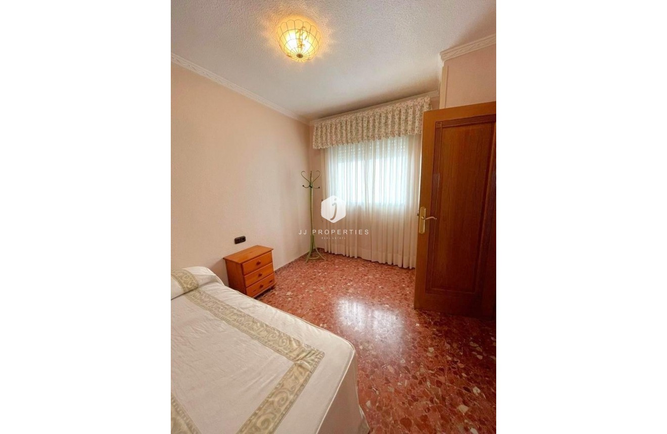 Resale - Apartment / flat -
Torrevieja - Estacion de autobuses