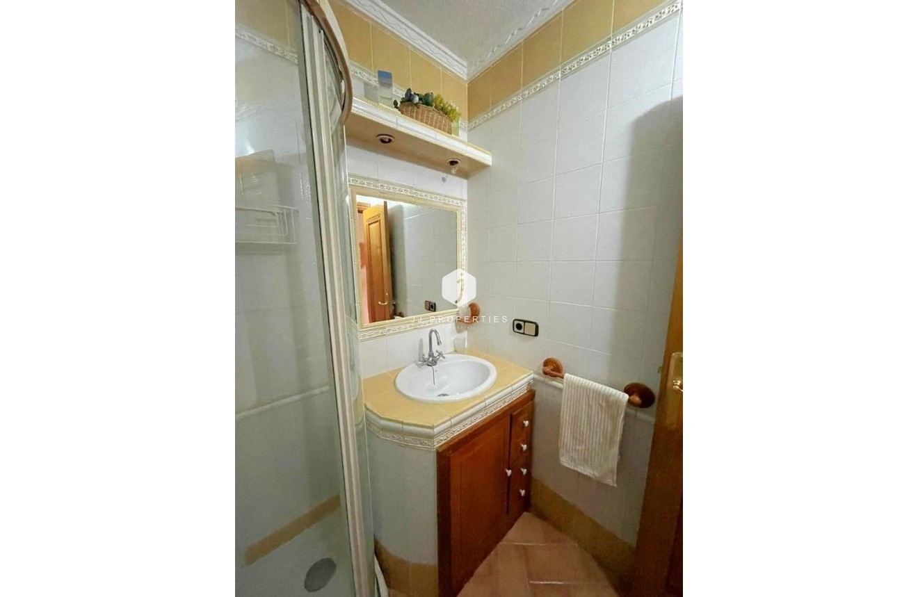 Resale - Apartment / flat -
Torrevieja - Estacion de autobuses