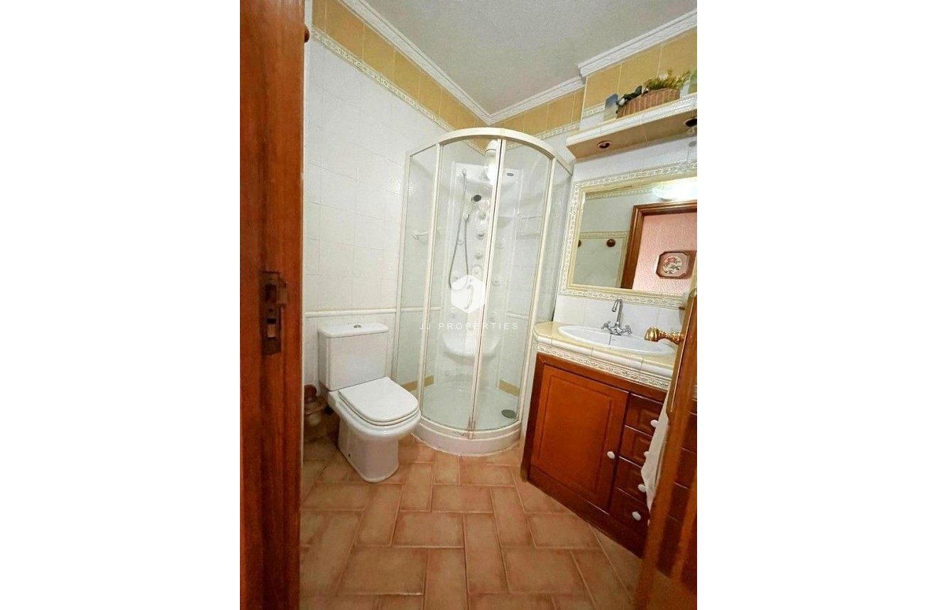 Resale - Apartment / flat -
Torrevieja - Estacion de autobuses