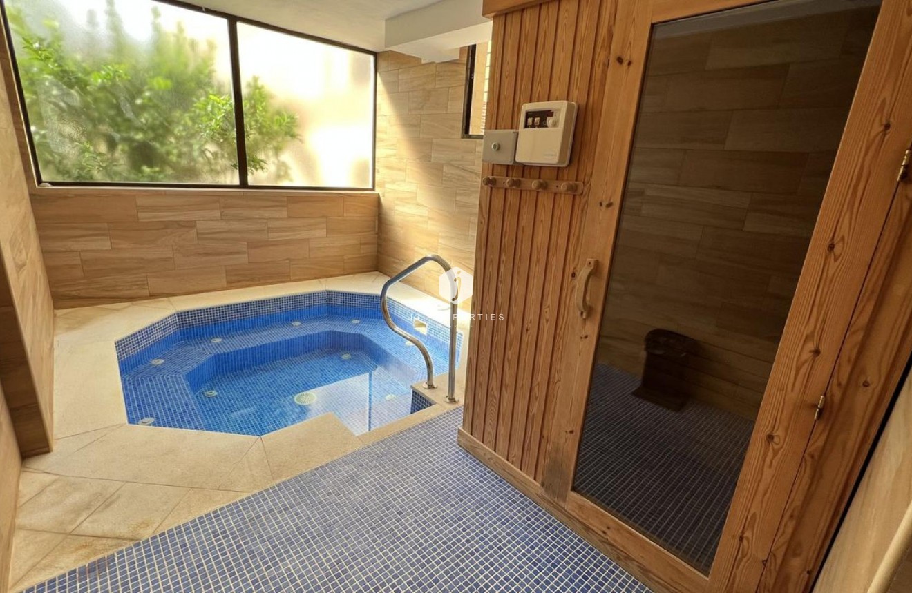 Resale - Chalet -
Cabo Roig - Costa Blanca