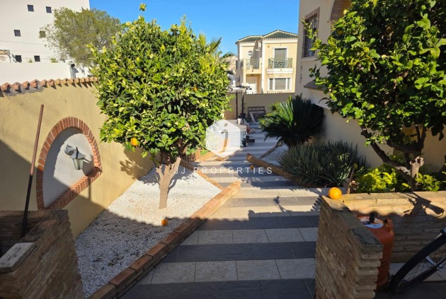 Resale - Villa -
Orihuela Costa - Villamartín-las Filipinas