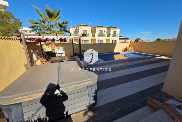 Resale - Villa -
Orihuela Costa - Villamartín-las Filipinas