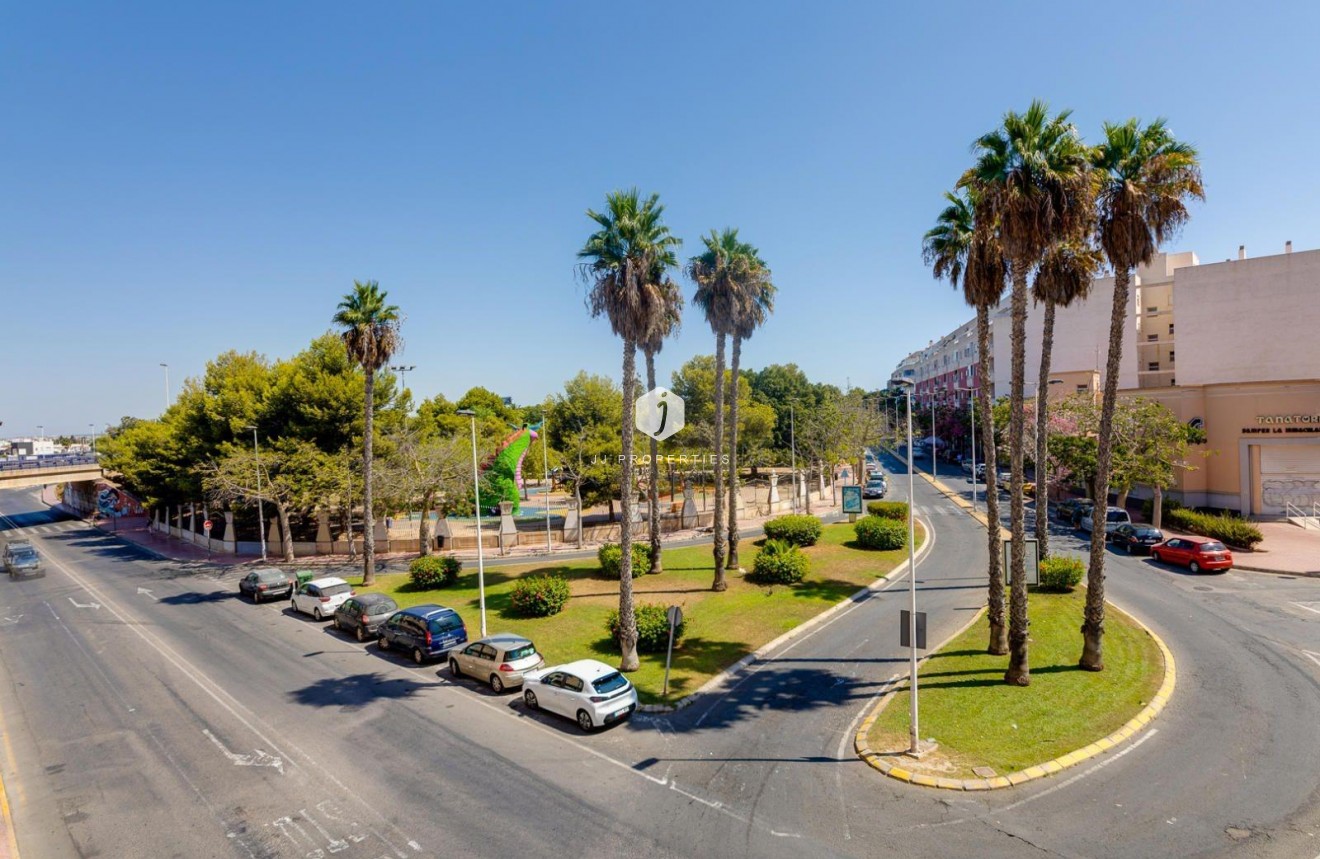 Resale - Penthouse -
Torrevieja - Centro