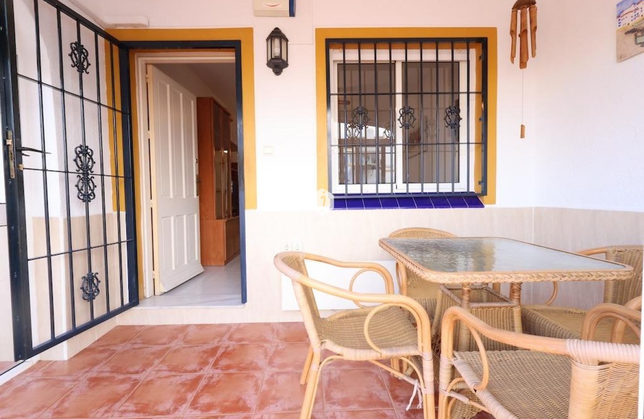 Resale - Bungalow -
Torrevieja - Costa Blanca