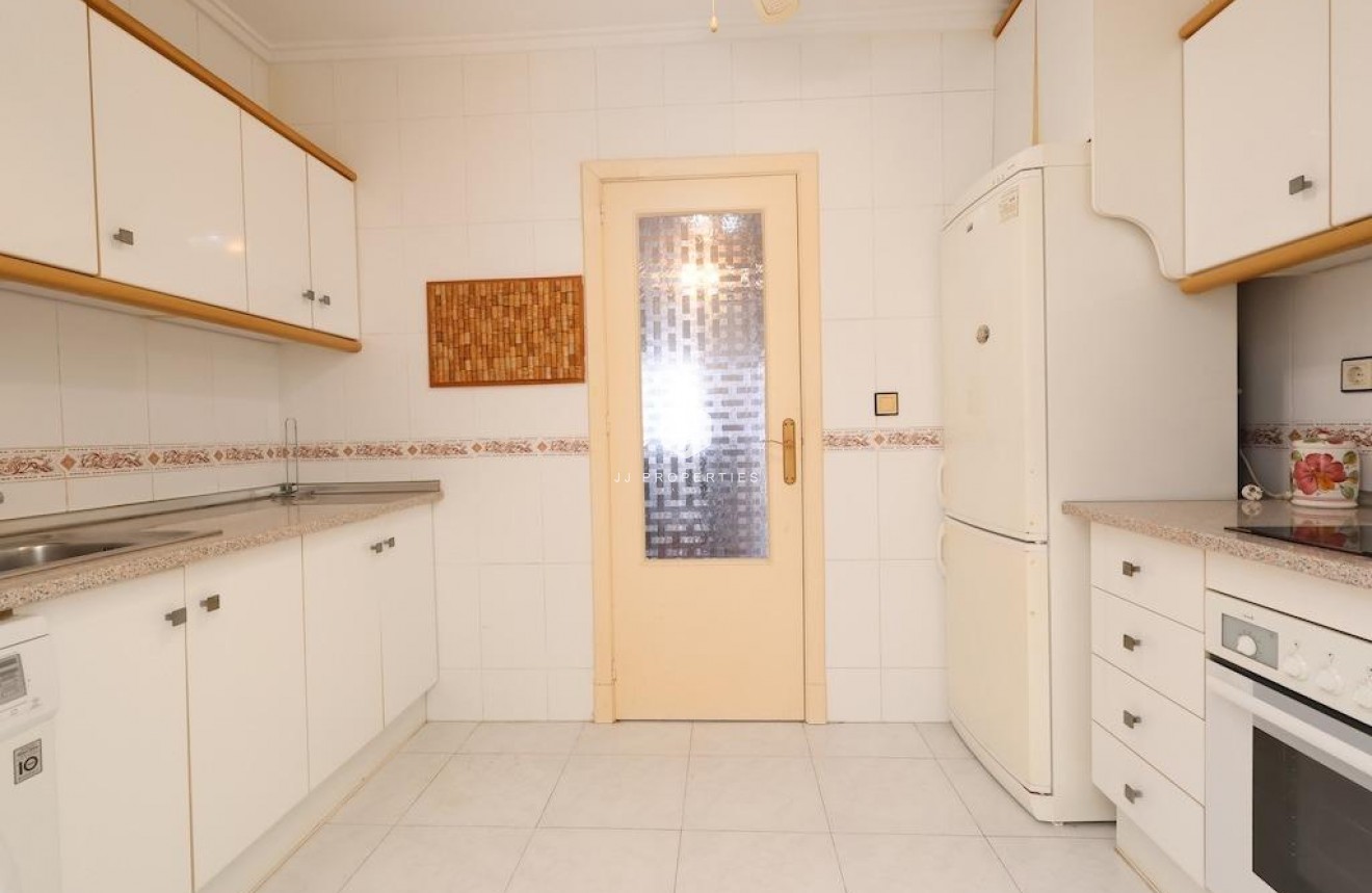 Resale - Bungalow -
Torrevieja - Costa Blanca