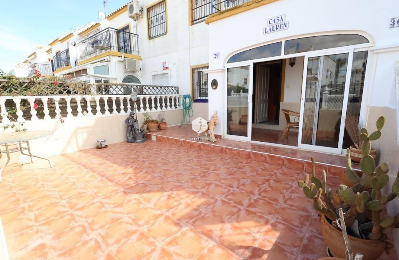 Resale - Bungalow -
Torrevieja - Costa Blanca