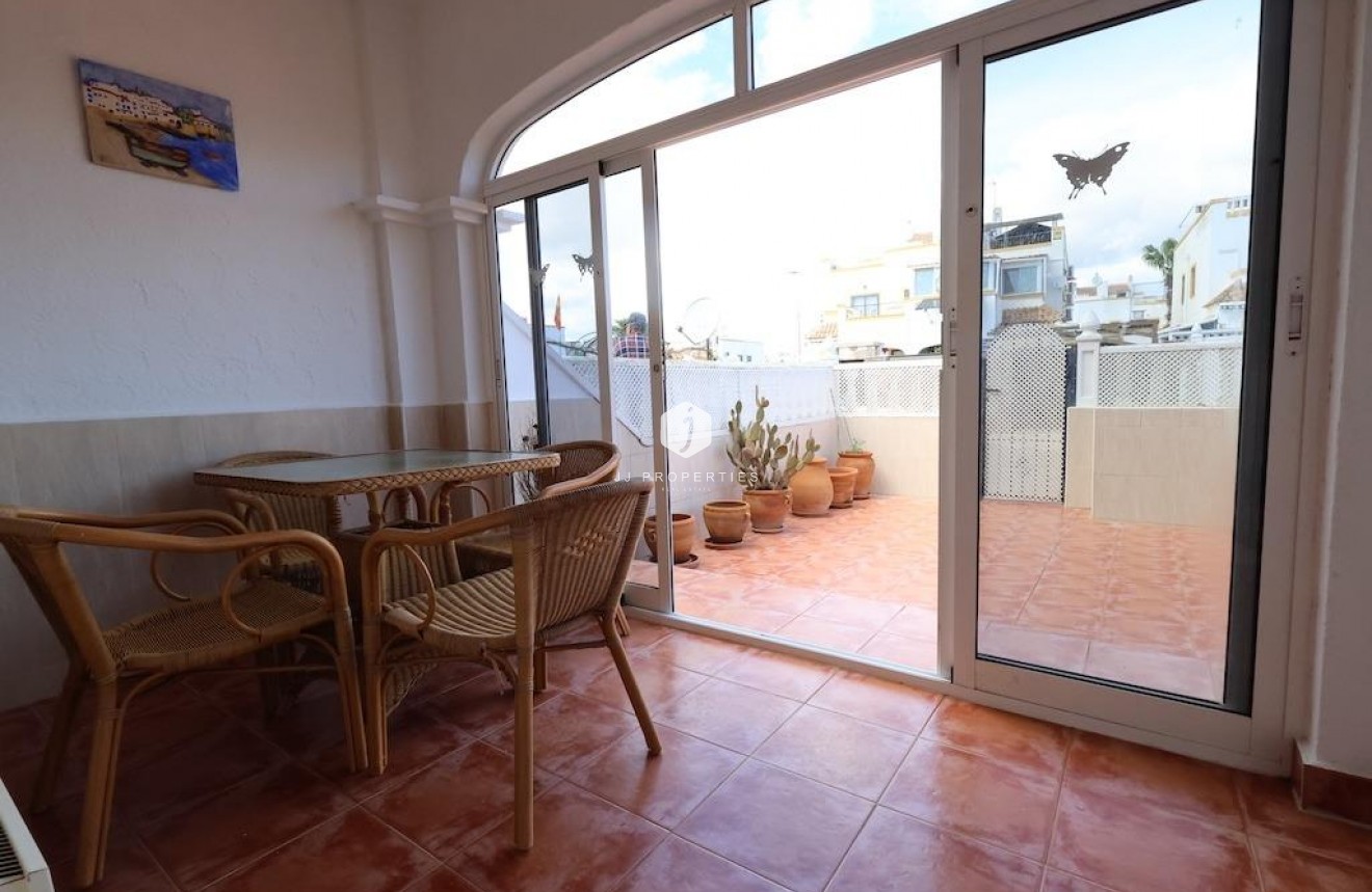 Resale - Bungalow -
Torrevieja - Costa Blanca