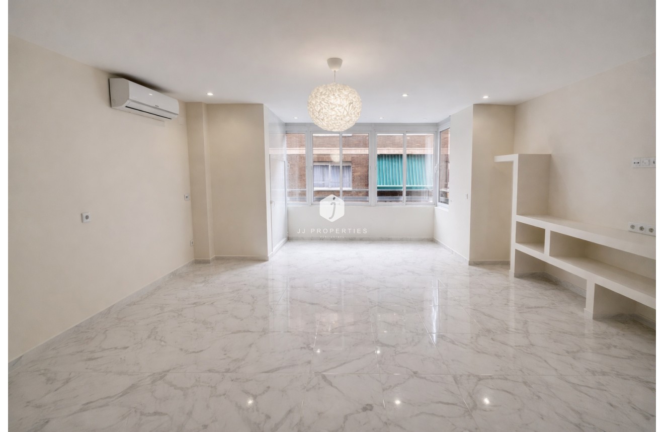 Resale - Apartment / flat -
Torrevieja - Costa Blanca