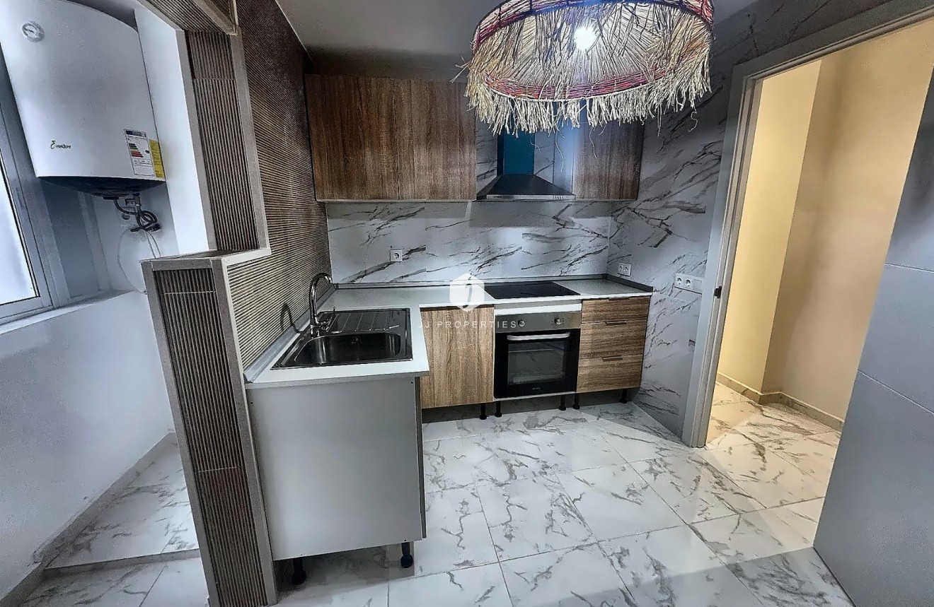 Resale - Apartment / flat -
Torrevieja - Costa Blanca