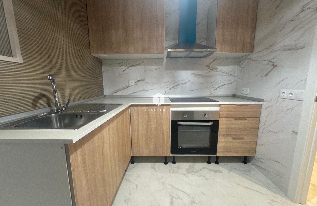 Resale - Apartment / flat -
Torrevieja - Costa Blanca