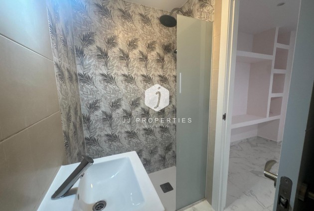 Resale - Apartment / flat -
Torrevieja - Costa Blanca