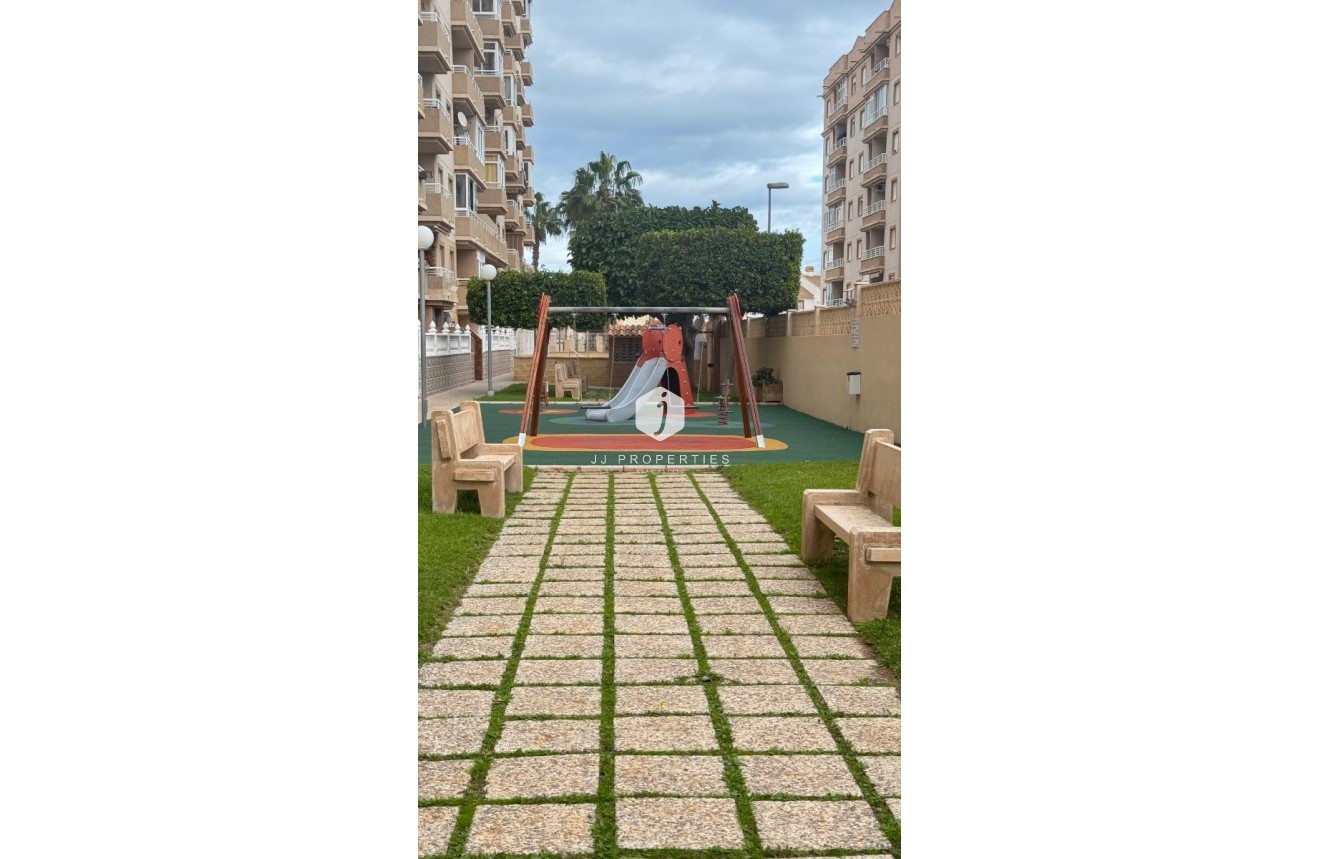 Resale - Apartment / flat -
Torrevieja - Costa Blanca