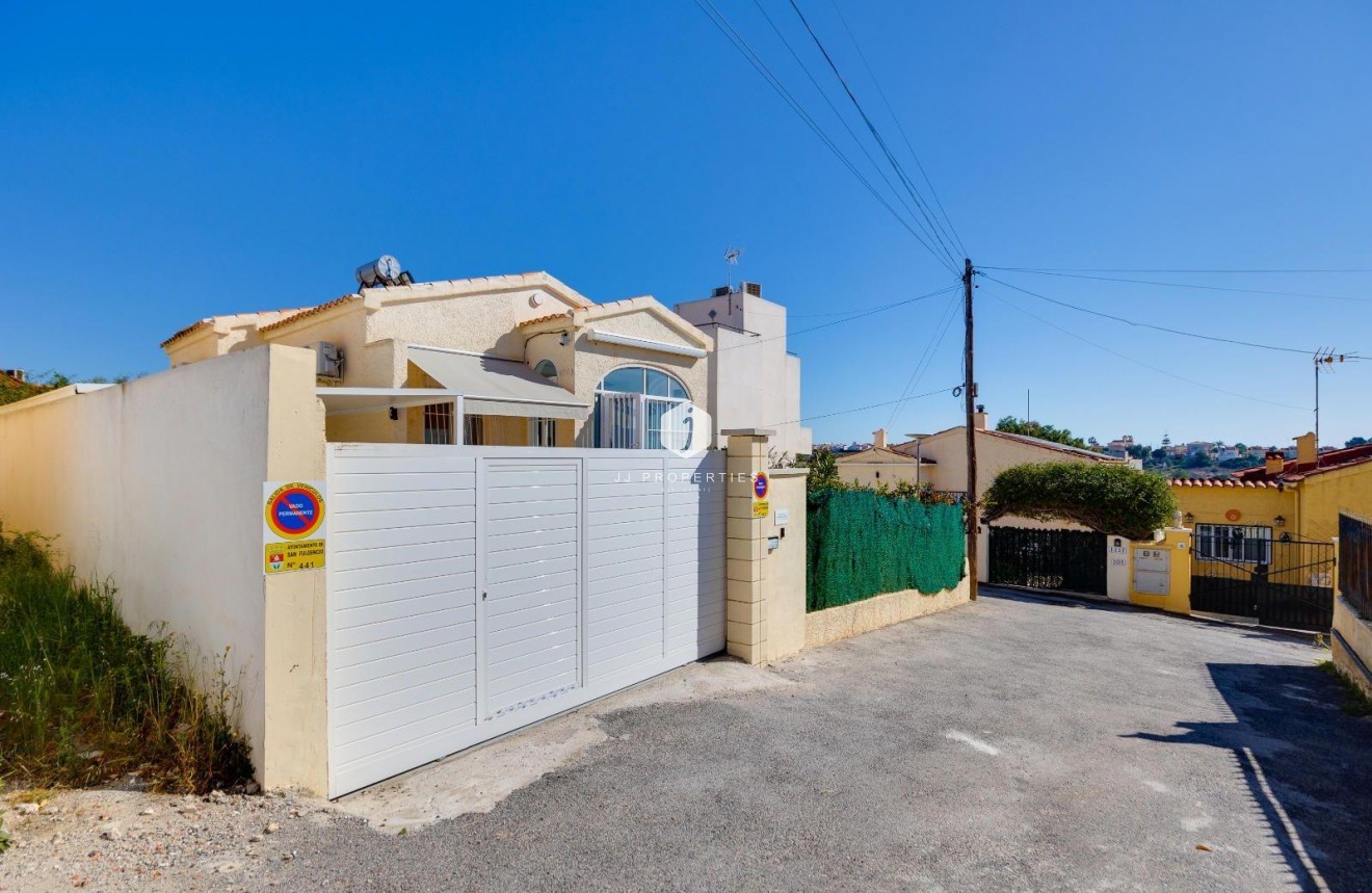 Resale - Villa -
San Fulgencio - La Marina