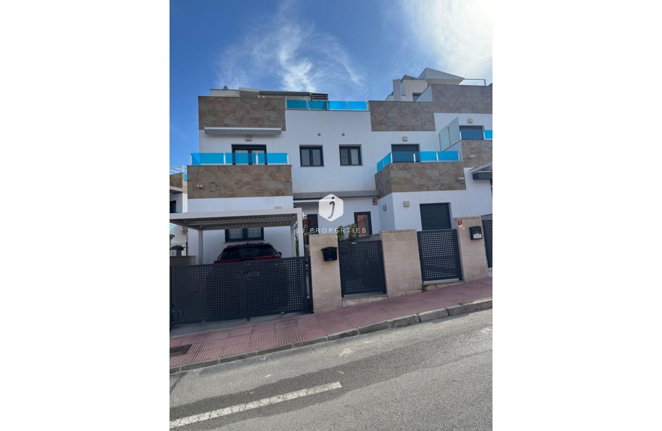 Resale - Chalet -
Bigastro - Comunidad Valenciana