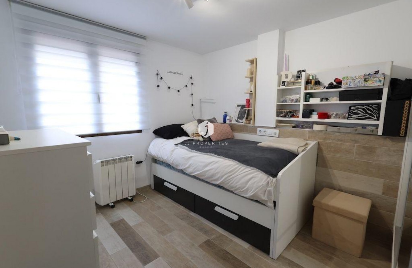 Resale - Duplex -
Cabo Roig - Costa Blanca