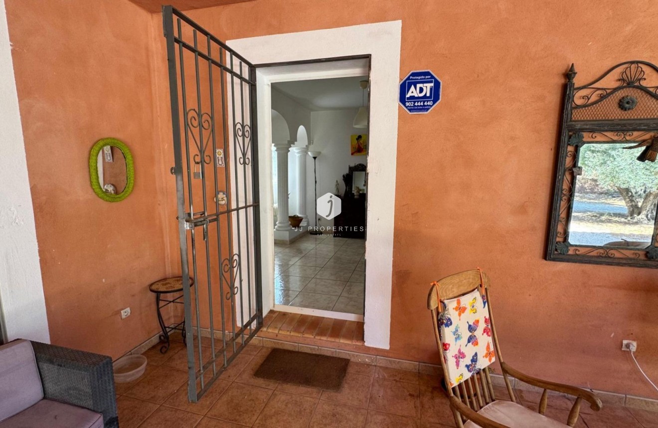 Tweedehands - Landelijk eigendom -
Albatera - Inland