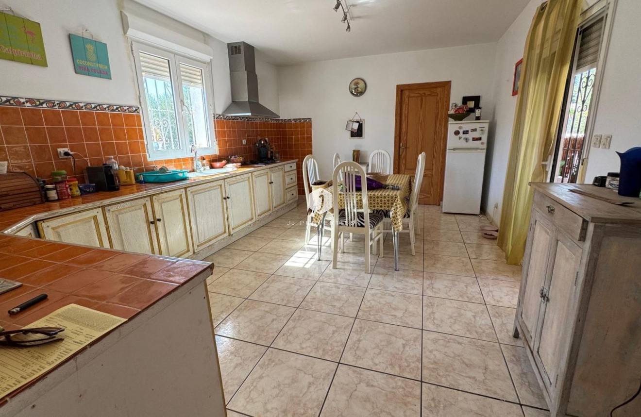 Tweedehands - Landelijk eigendom -
Albatera - Inland