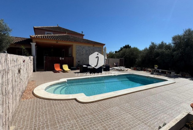 Tweedehands - Landelijk eigendom -
Albatera - Inland