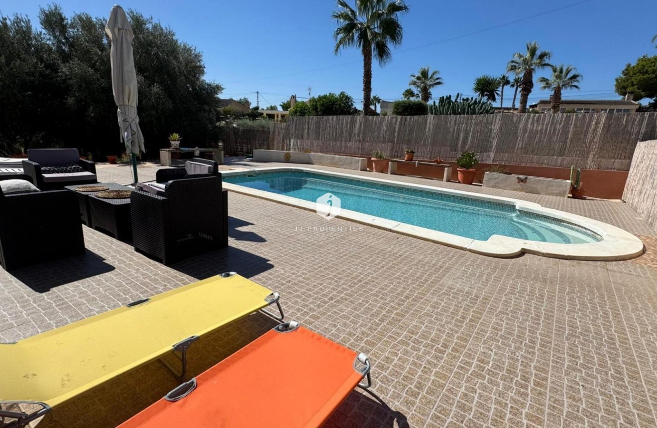 Tweedehands - Landelijk eigendom -
Albatera - Inland