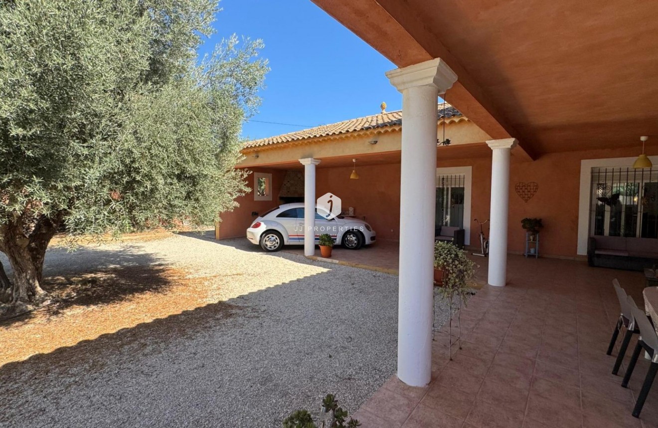 Tweedehands - Landelijk eigendom -
Albatera - Inland