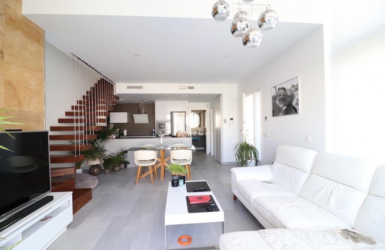 Resale - Villa -
Orihuela Costa - Costa Blanca